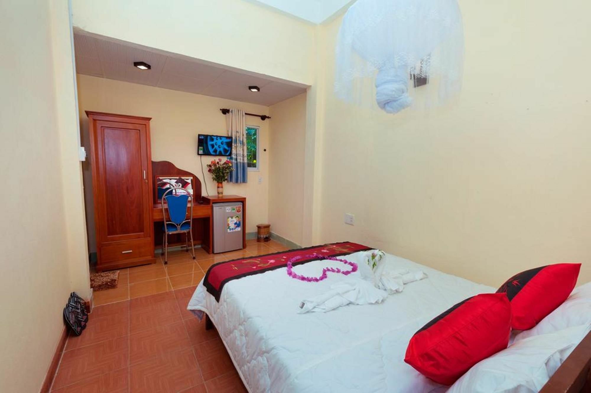Bougain Villeas Homestay Hoi An Zewnętrze zdjęcie